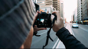 Panduan Lengkap Kamera dan Lensa untuk Fotografi Jalanan: Spesifikasi Teknis, Karakter Visual, dan Strategi Memilih Perangkat yang Tepat