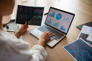 Lingkaran yang Tepat, Prestasi Melejit: Rahasia Mahasiswa Sukses di Era Data!
